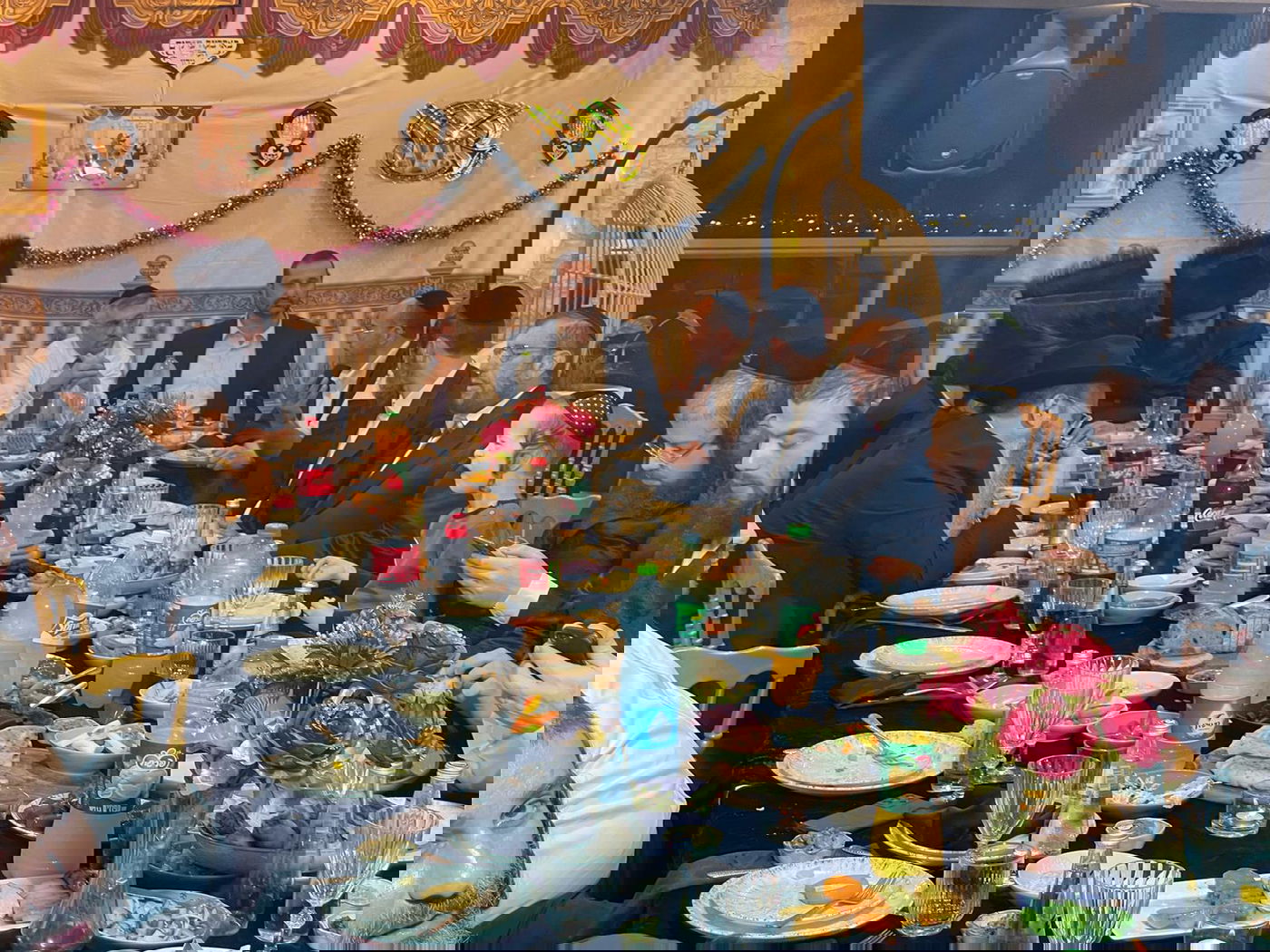 מסיבת יום הולדת 41 בהפתעה לראש העיר