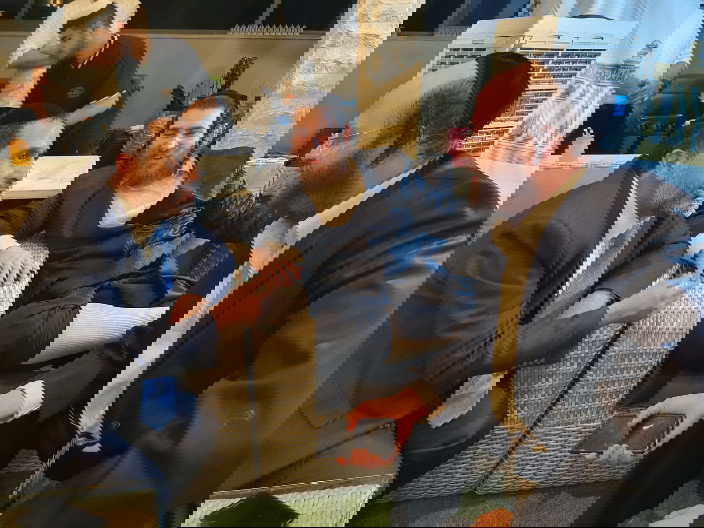 מסיבת יום הולדת 41 בהפתעה לראש העיר