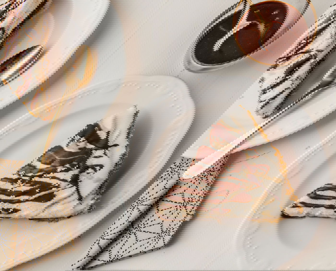 פאי גלידה עם שוקולד מעל