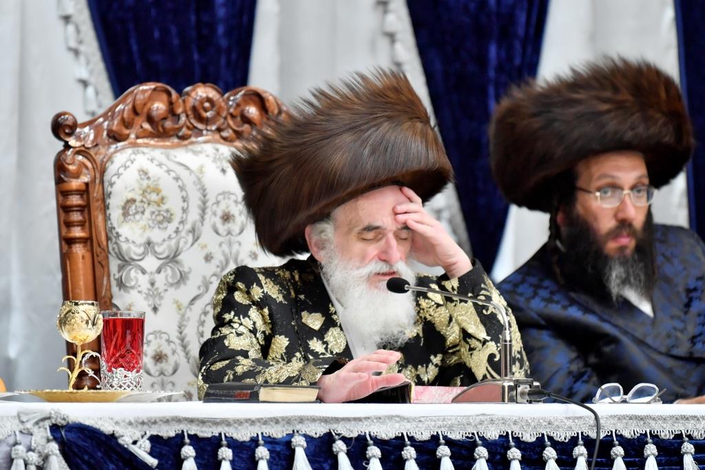 בויז'ניץ חגגו הכנסת ספר תורה חדש ושמחת בית השואבה