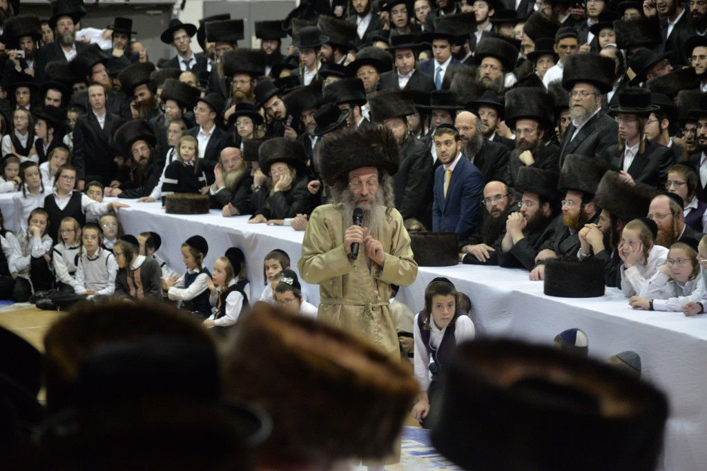 במשך שעות: רבי מיילך הקפיץ את ביתר • צפו