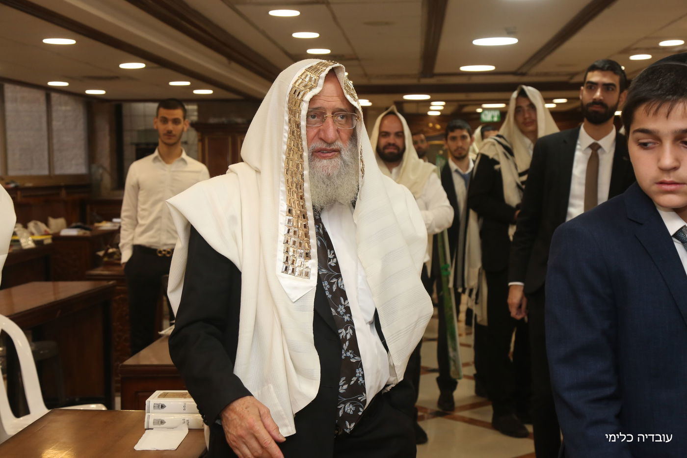 תיעוד מיוחד: הגר"ר אלבז בנטילת ד' המינים