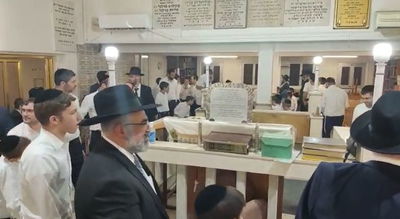 שמחת בית השואבה בבית הכנסת העתיק