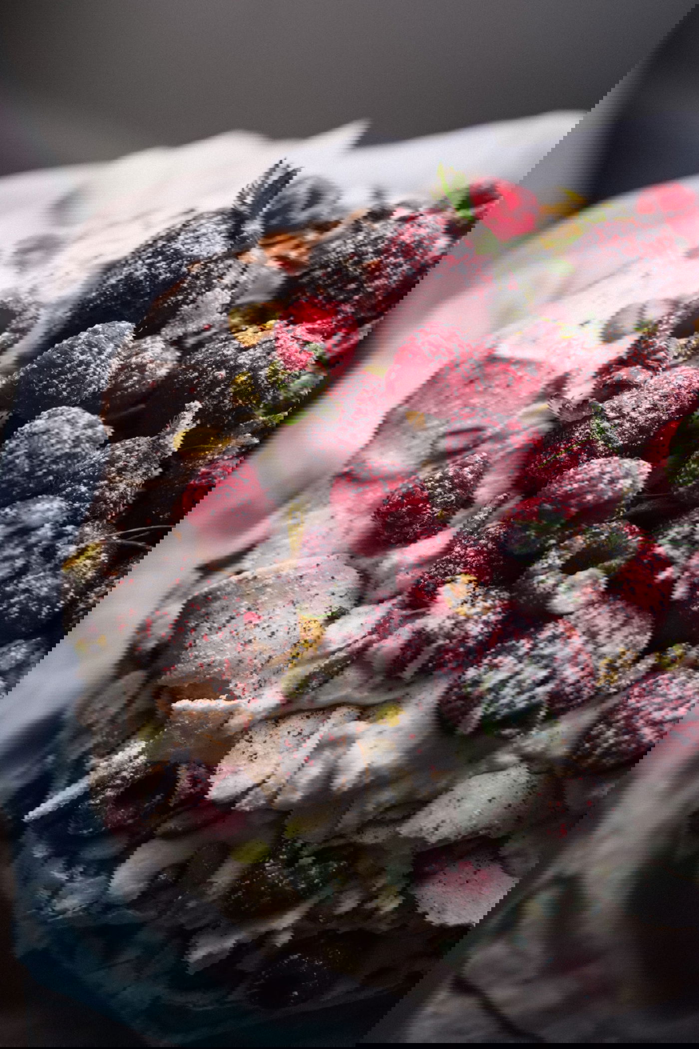 עוגת פבלובה: שכבות מרנג פריך וקצפת רכה