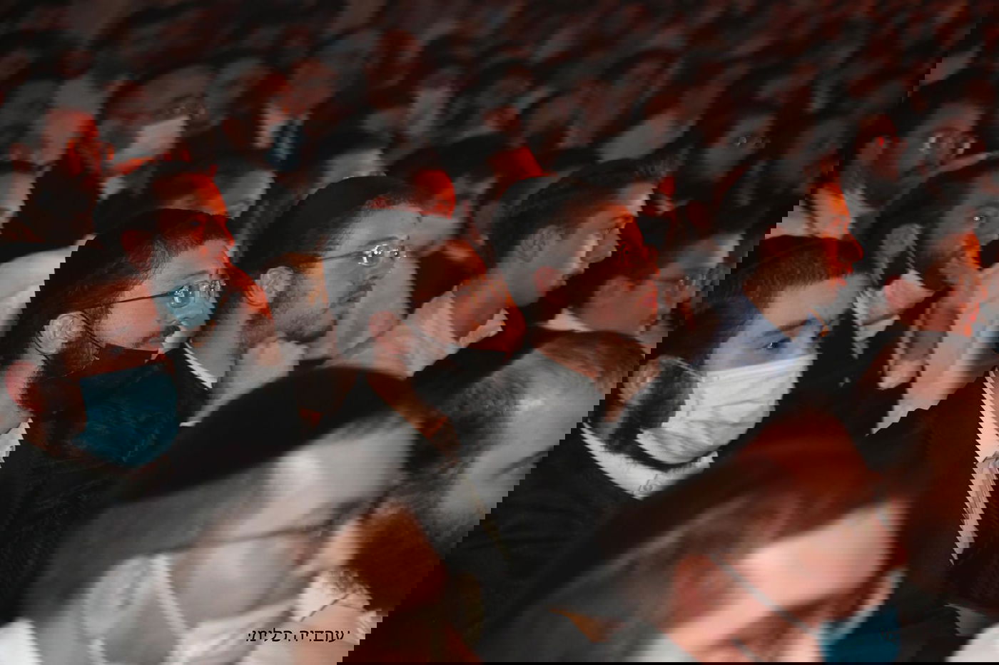 שולי רנד "עקר הרים" יחד עם בחורי הישיבה