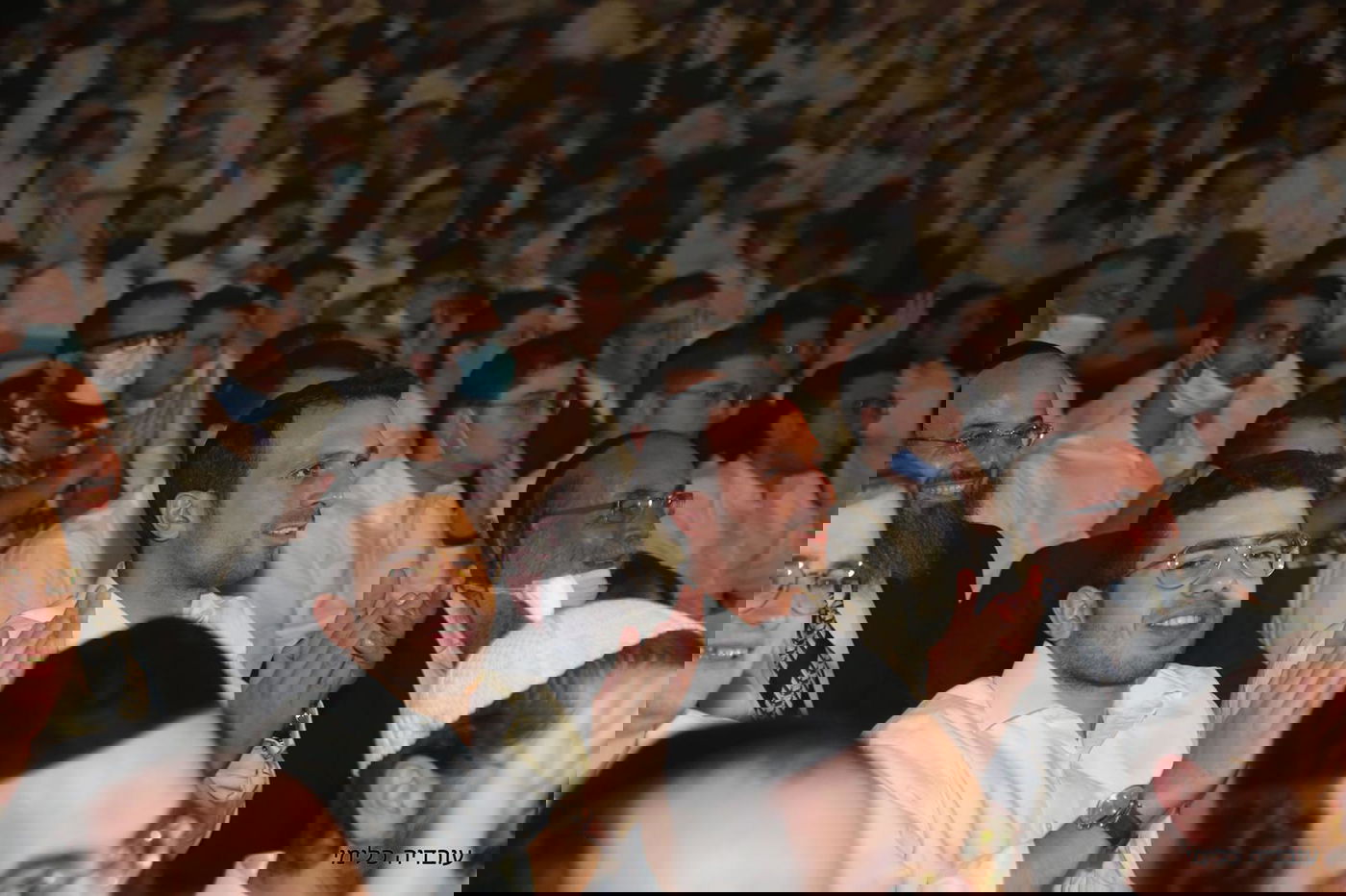 שולי רנד "עקר הרים" יחד עם בחורי הישיבה