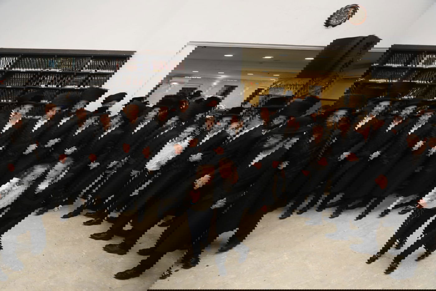 הריקוד של הרבי מזוועהיל בהקפות שניות