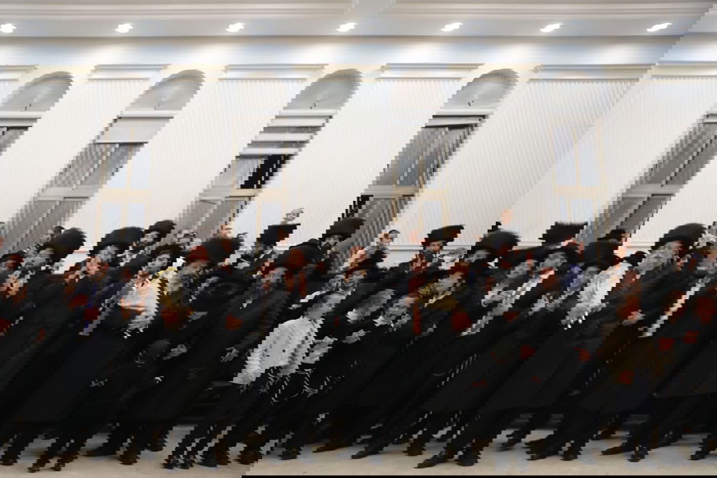 הריקוד של הרבי מזוועהיל בהקפות שניות