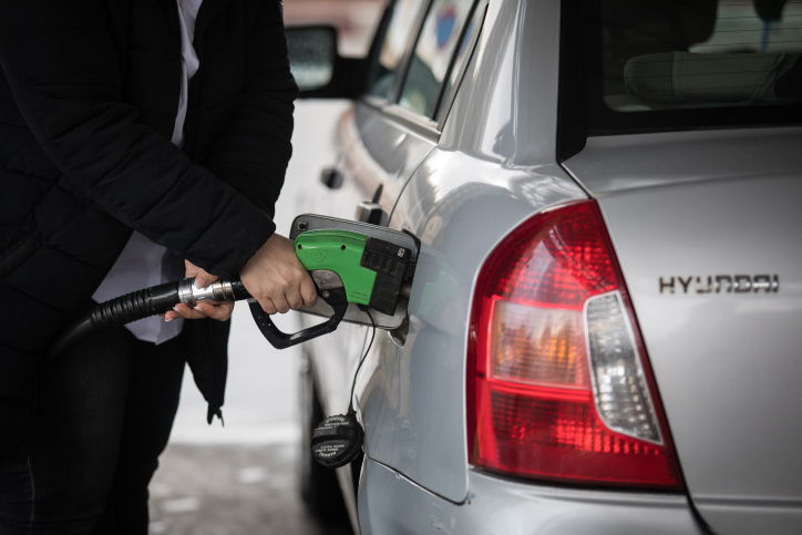 אחרי הפוגה קצרה - שוב עליה במחירי הדלק