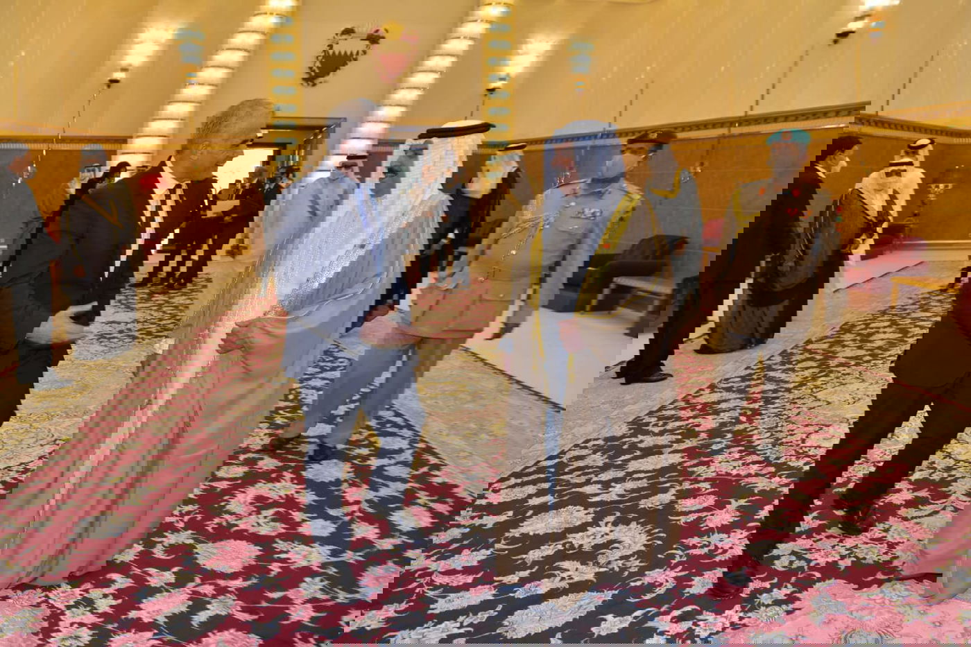 לפיד פגש את מלך בחריין ואת שר החוץ שלו