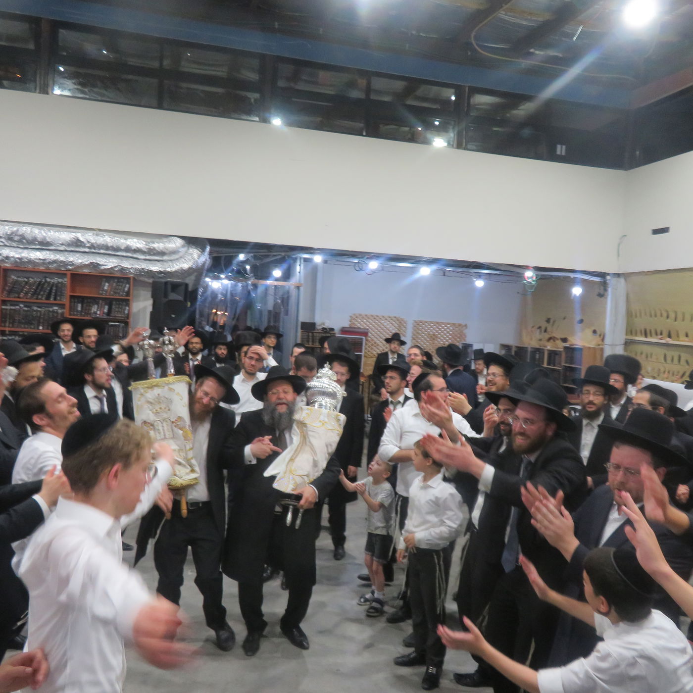 אחדות ב'הקפות שניות' באחיסמך • תיעוד