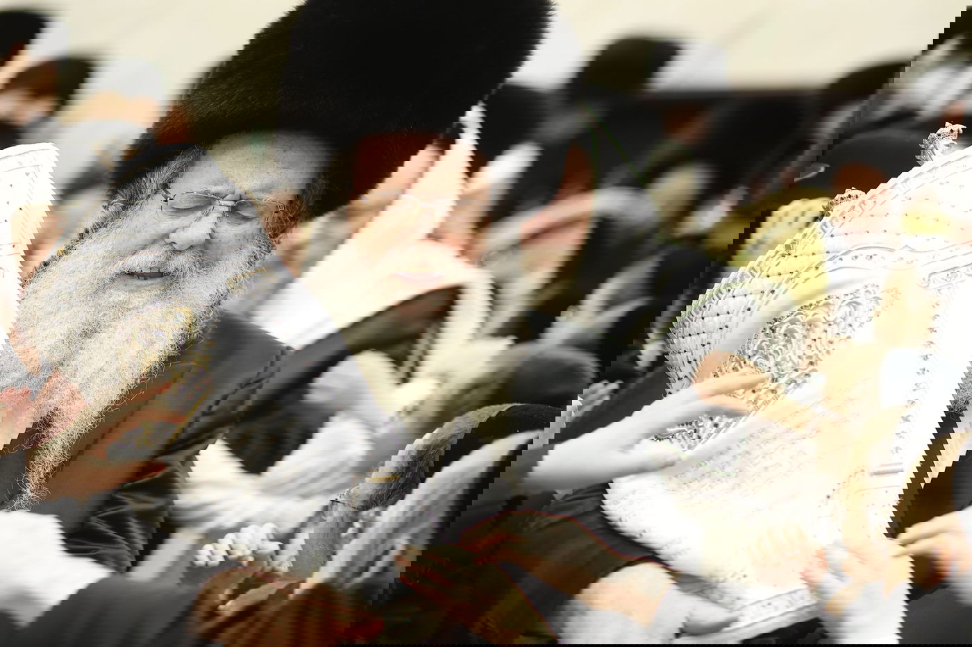 תיעוד: הקפות שניות בקהילת הגר"ש אלתר