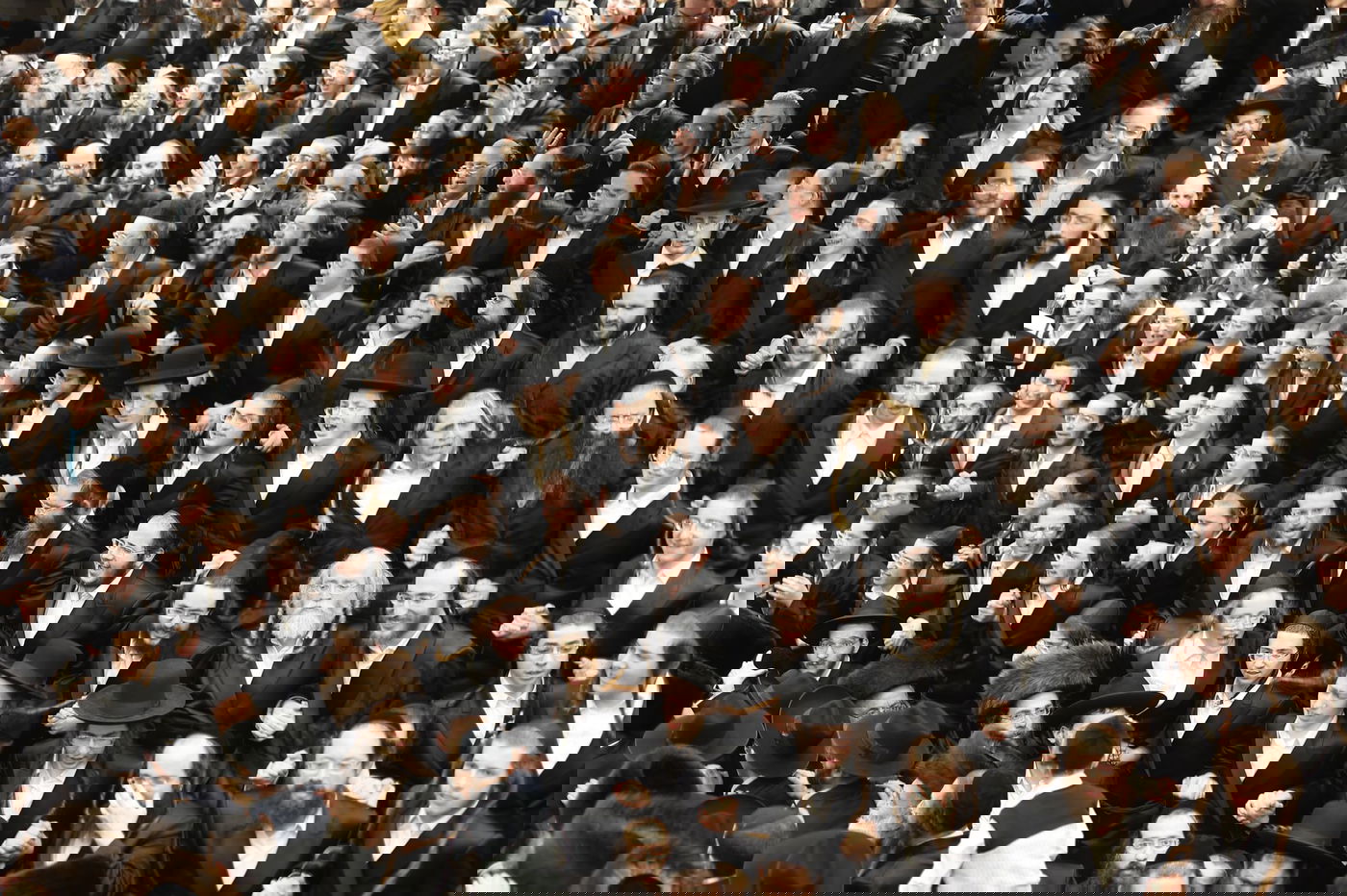 תיעוד: הקפות שניות בקהילת הגר"ש אלתר