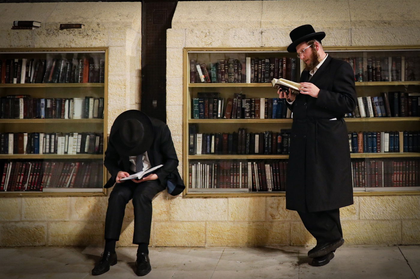 בראשות האדמו"ר: חסידי ויז'ניץ התפללו בכותל