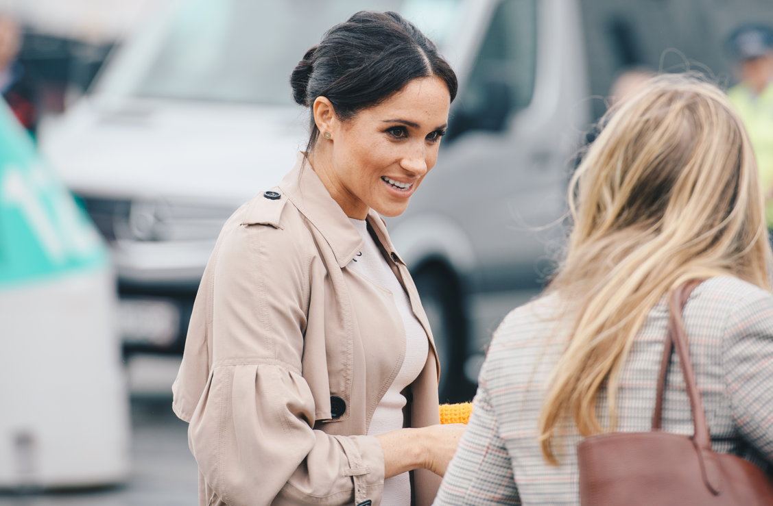 מייגן מרקל גרמה לצבע החורפי *הזה* להיות טרנדי בטירוף