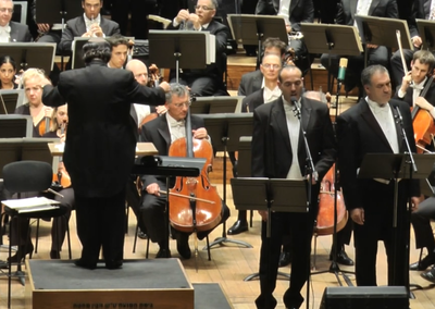 ממציא ה-"אין להשמיע בשבתות ובחגים!"