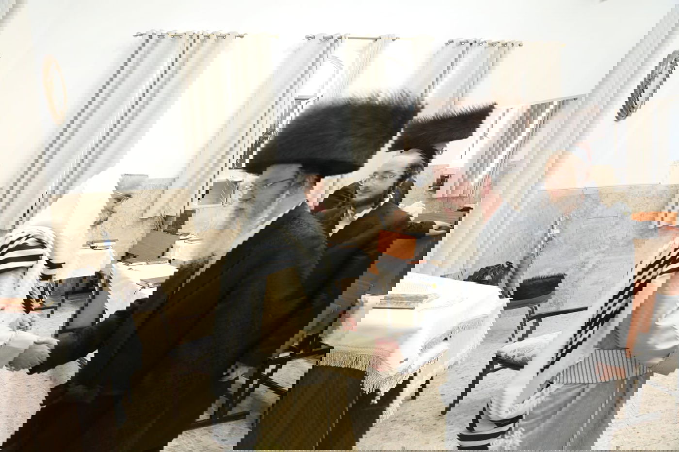 תיעוד: שמחת הברית לנין האדמו"ר מלעלוב י"ם