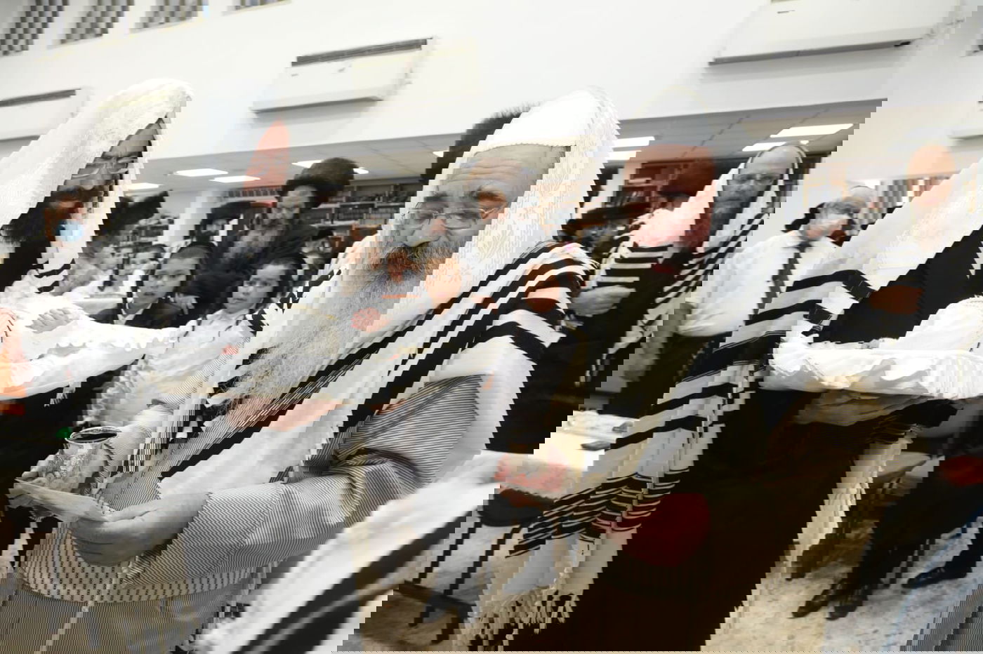 תיעוד: שמחת הברית לנין האדמו"ר מלעלוב י"ם