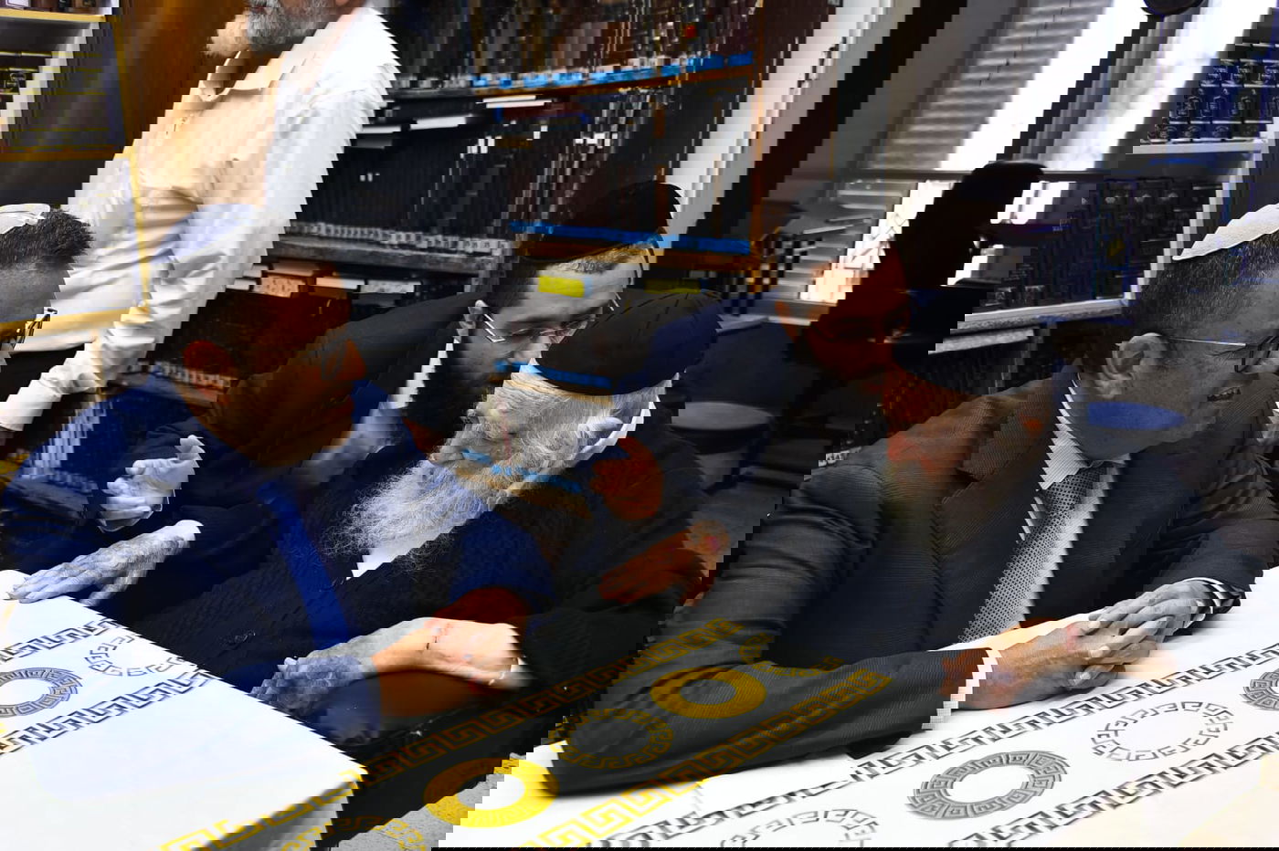 הרבנים בירכו את משה ליאון על הצלחת פרויקט התרבות