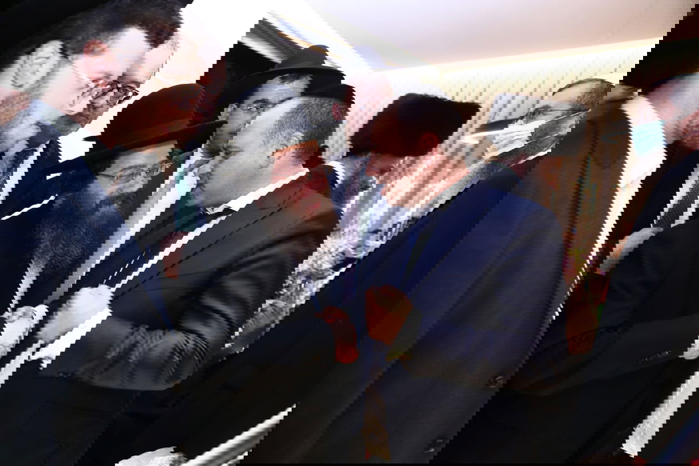 בן הרב התארס עם בת יו"ר זק"א ישראל; צפו בגלריה