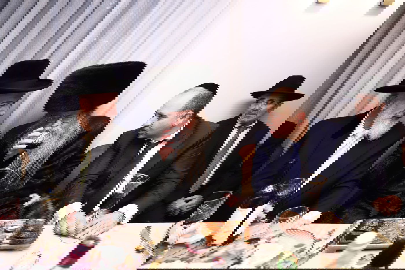 בן הרב התארס עם בת יו"ר זק"א ישראל; צפו בגלריה