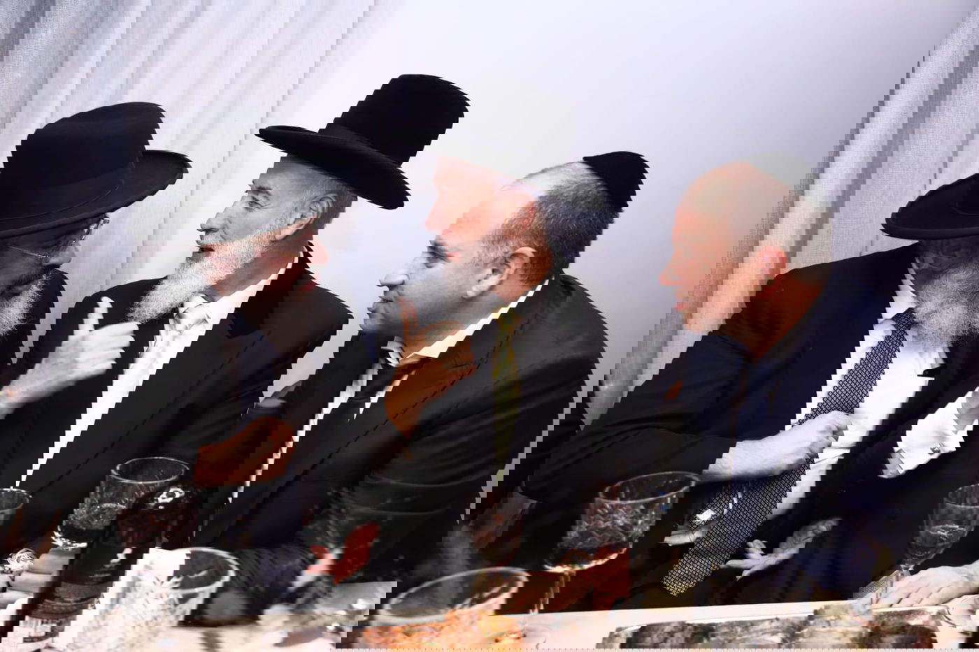 בן הרב התארס עם בת יו"ר זק"א ישראל; צפו בגלריה