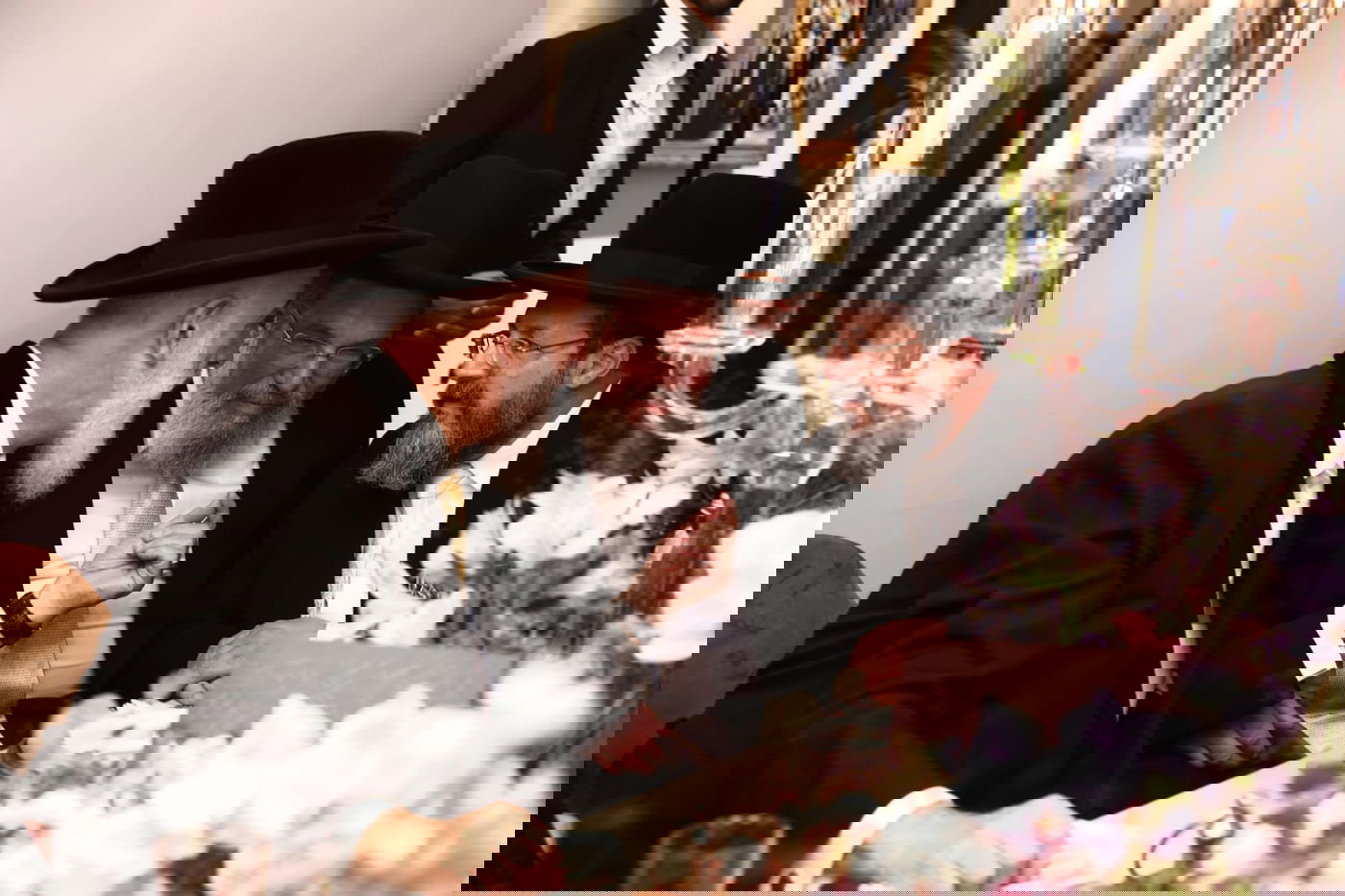 בן הרב התארס עם בת יו"ר זק"א ישראל; צפו בגלריה