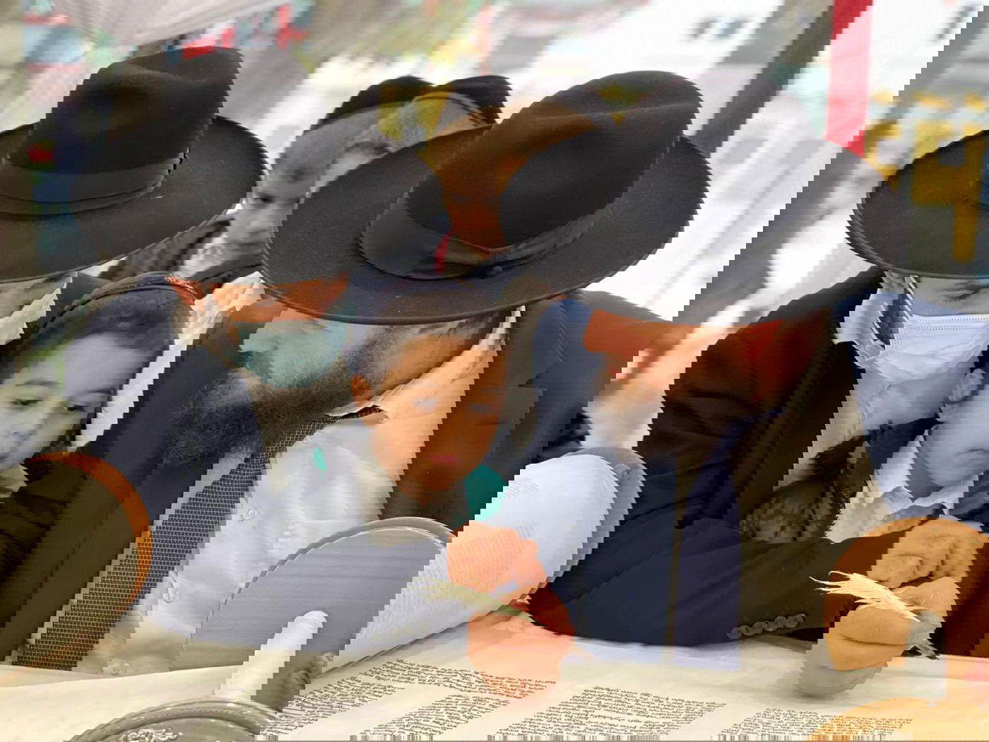 שטרסבורג: חולי קורונה שהחלימו רקדו עם ספרי התורה