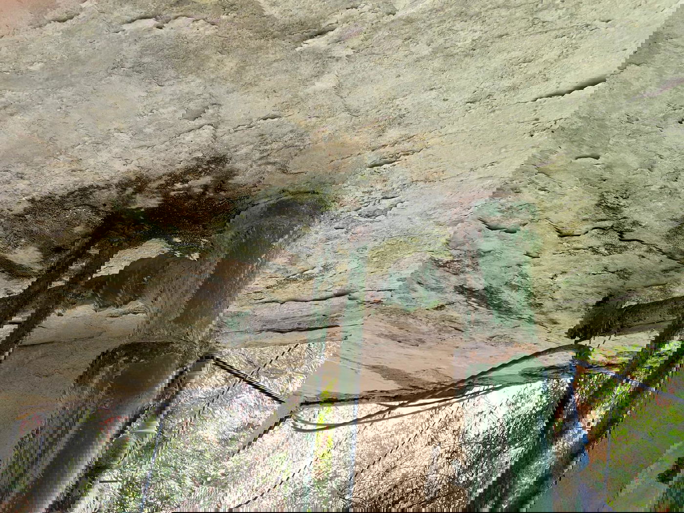 סכנת קריסה מיידית: בניין בבית שמש בן 3 קומות פונה מיושביו