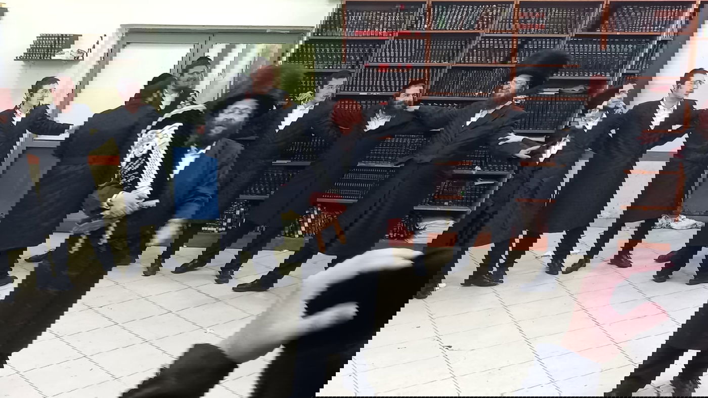 בחורי 'חיי תורה' חגגו הקפות שניות • תיעוד