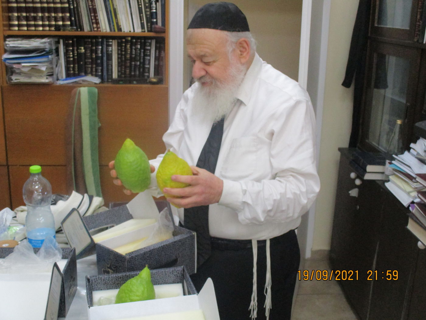 סוכות והקפות שניות בישיבת מאור התלמוד ברחובות • תיעוד