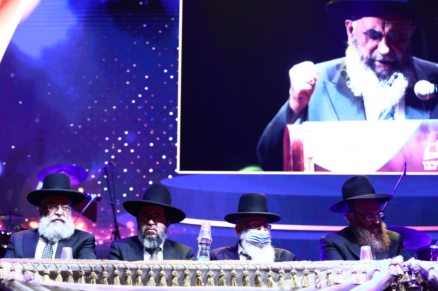 מעל 1,200 סיומים - בערב אחד; תיעוד