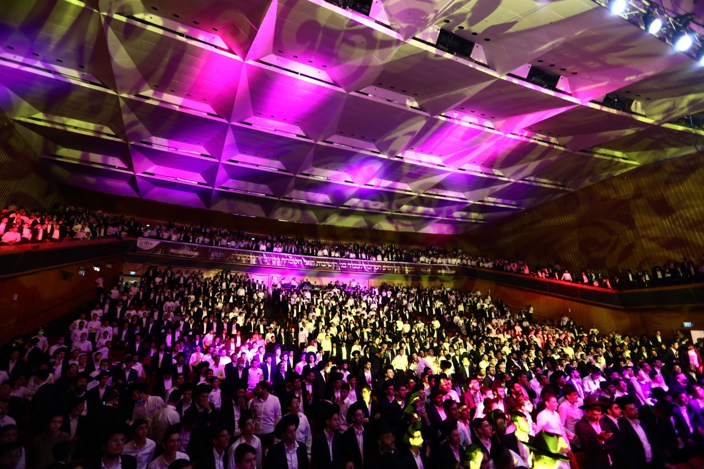 מעל 1,200 סיומים - בערב אחד; תיעוד