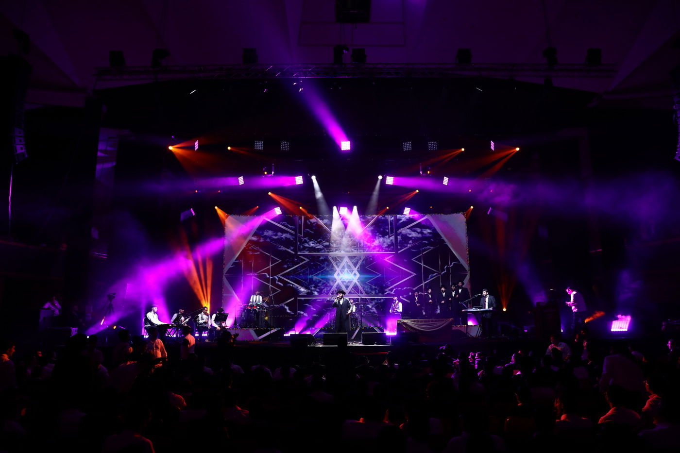 מעל 1,200 סיומים - בערב אחד; תיעוד