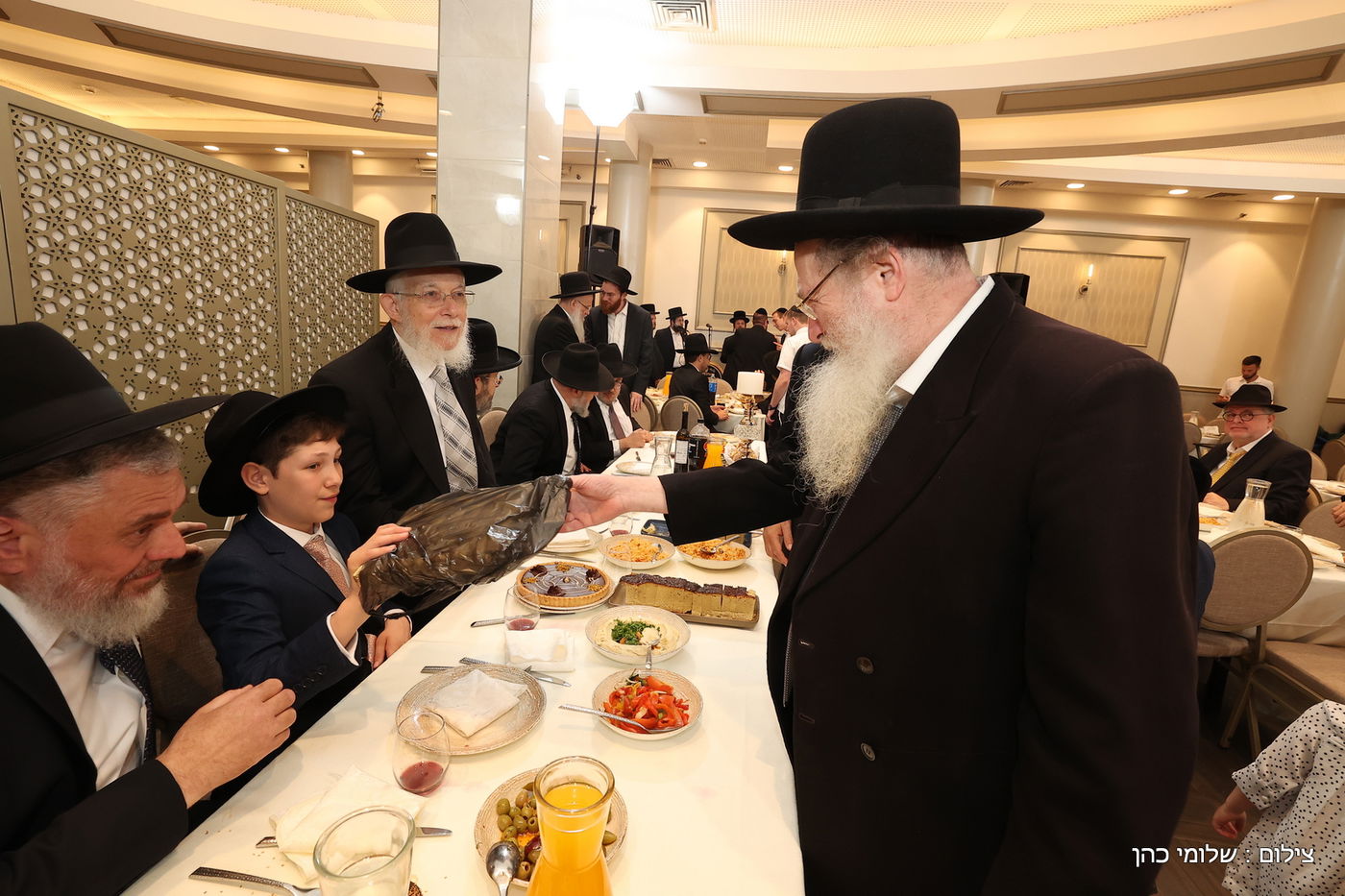 חבר המועצה הירושלמי חגג בר מצווה לבנו; כולם באו