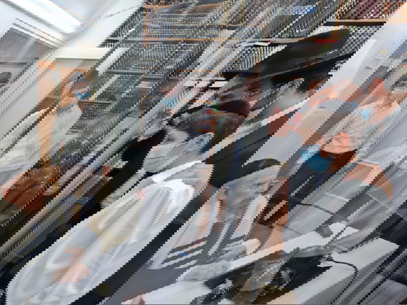 חבר המועצה הירושלמי חגג בר מצווה לבנו; כולם באו