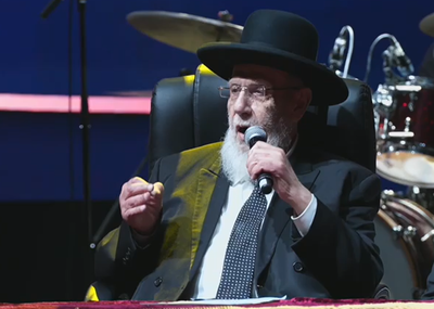 נשיא המועצת סוחף בשירה את אלפי בני הישיבות