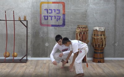 עמידת ידיים בלי בעיה; כך עושים את זה נכון