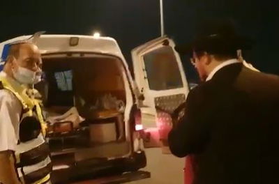 ליד האמבולנס של זק"א