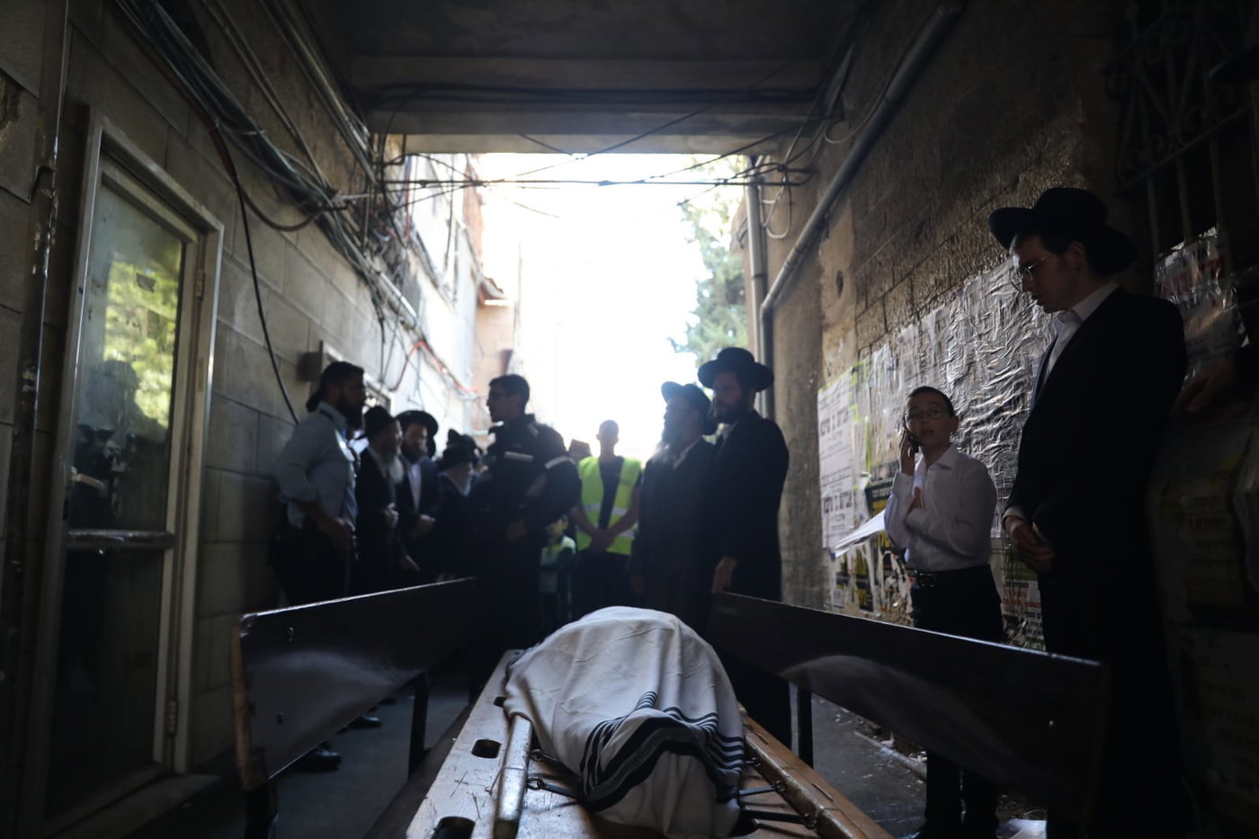 מסע הלווית הגר"א ארלנגר זצ"ל • שידור חוזר