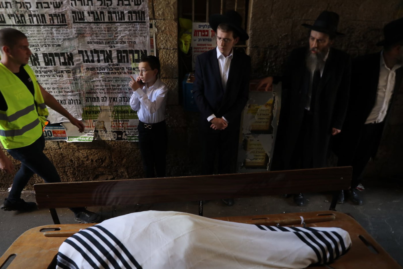 מסע הלווית הגר"א ארלנגר זצ"ל • שידור חוזר