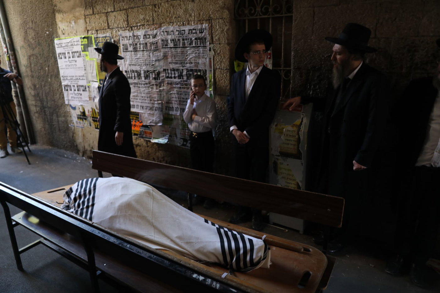 מסע הלווית הגר"א ארלנגר זצ"ל • שידור חוזר