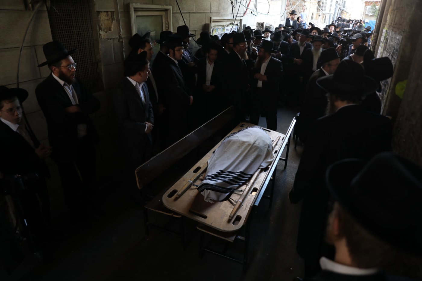 מסע הלווית הגר"א ארלנגר זצ"ל • שידור חוזר