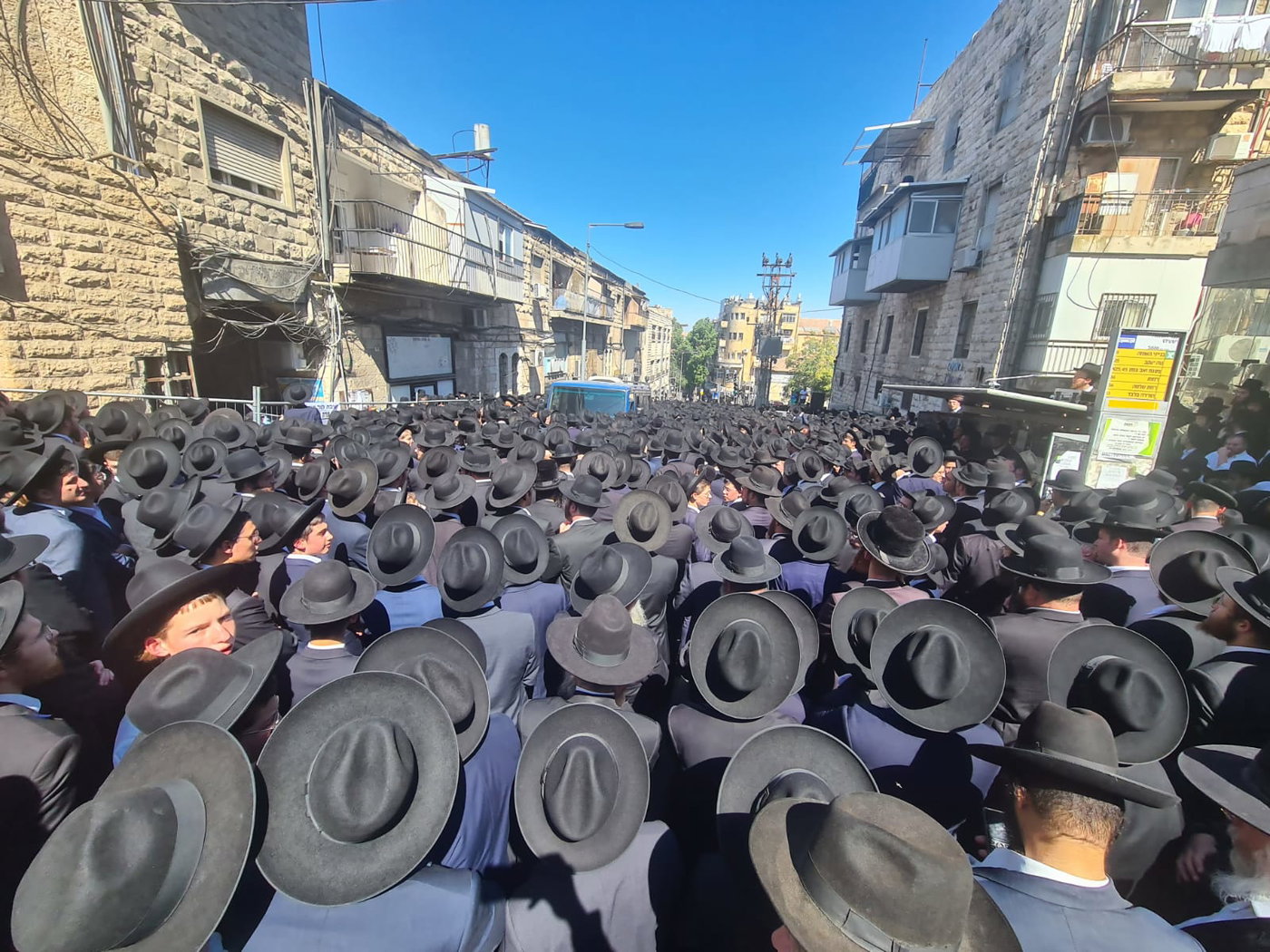 מסע הלווית הגר"א ארלנגר זצ"ל • שידור חוזר