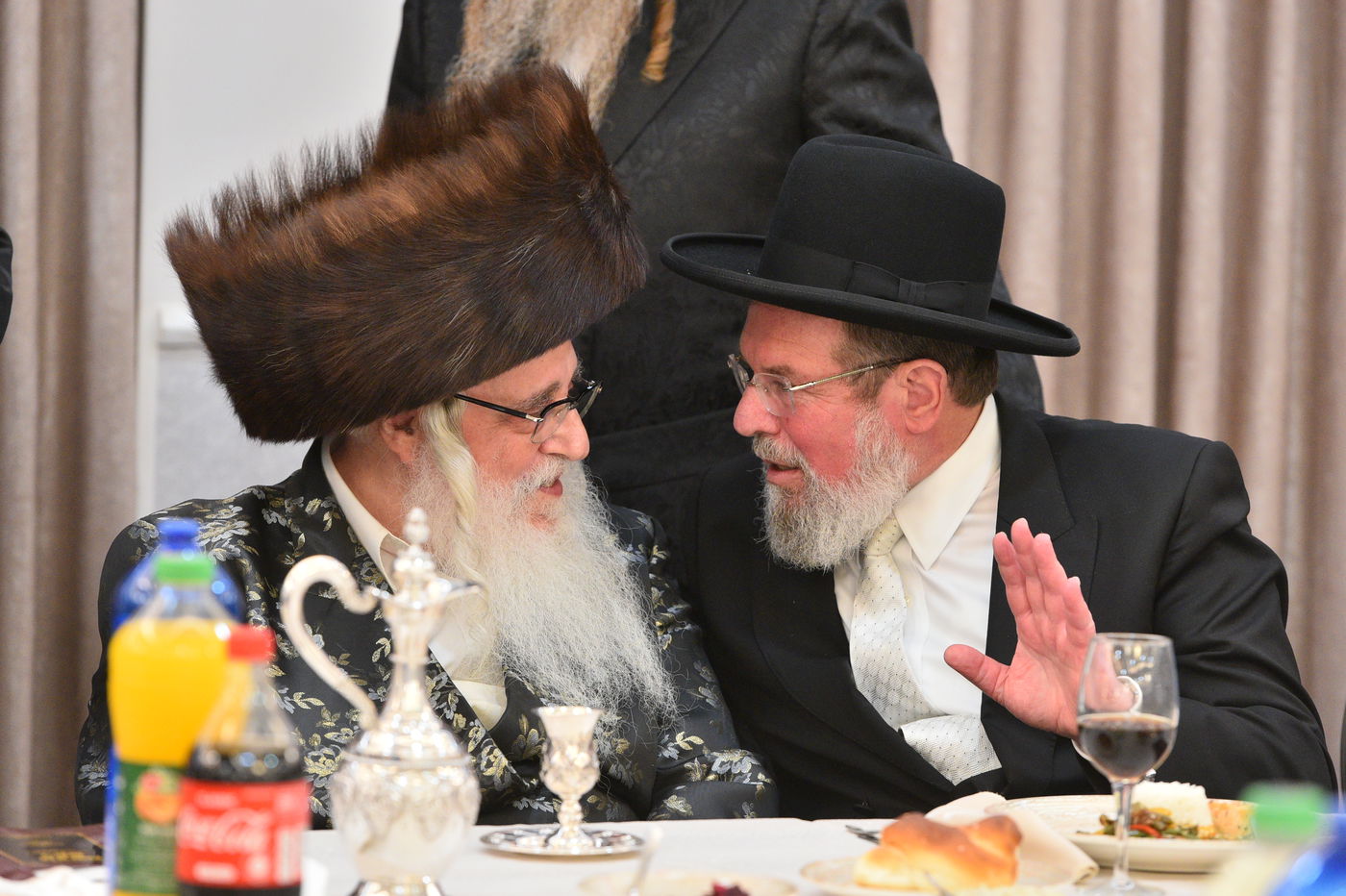 האדמו"ר מצאנז: "יש לשמור על מערך הרבנות והכשרות"