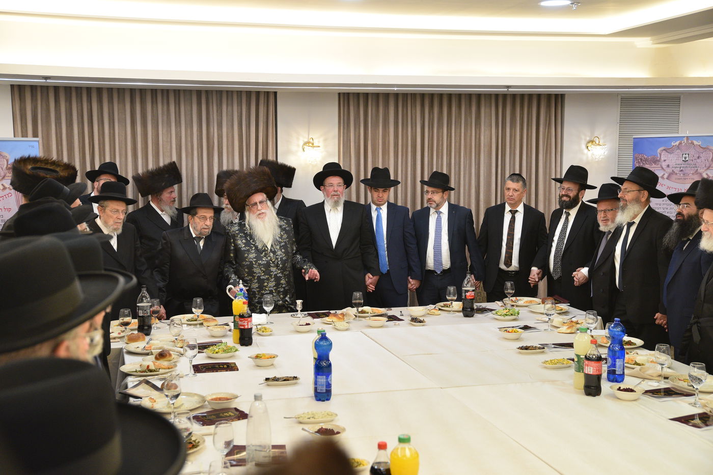 האדמו"ר מצאנז: "יש לשמור על מערך הרבנות והכשרות"