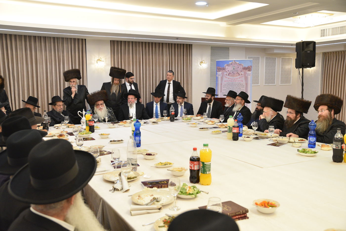 האדמו"ר מצאנז: "יש לשמור על מערך הרבנות והכשרות"