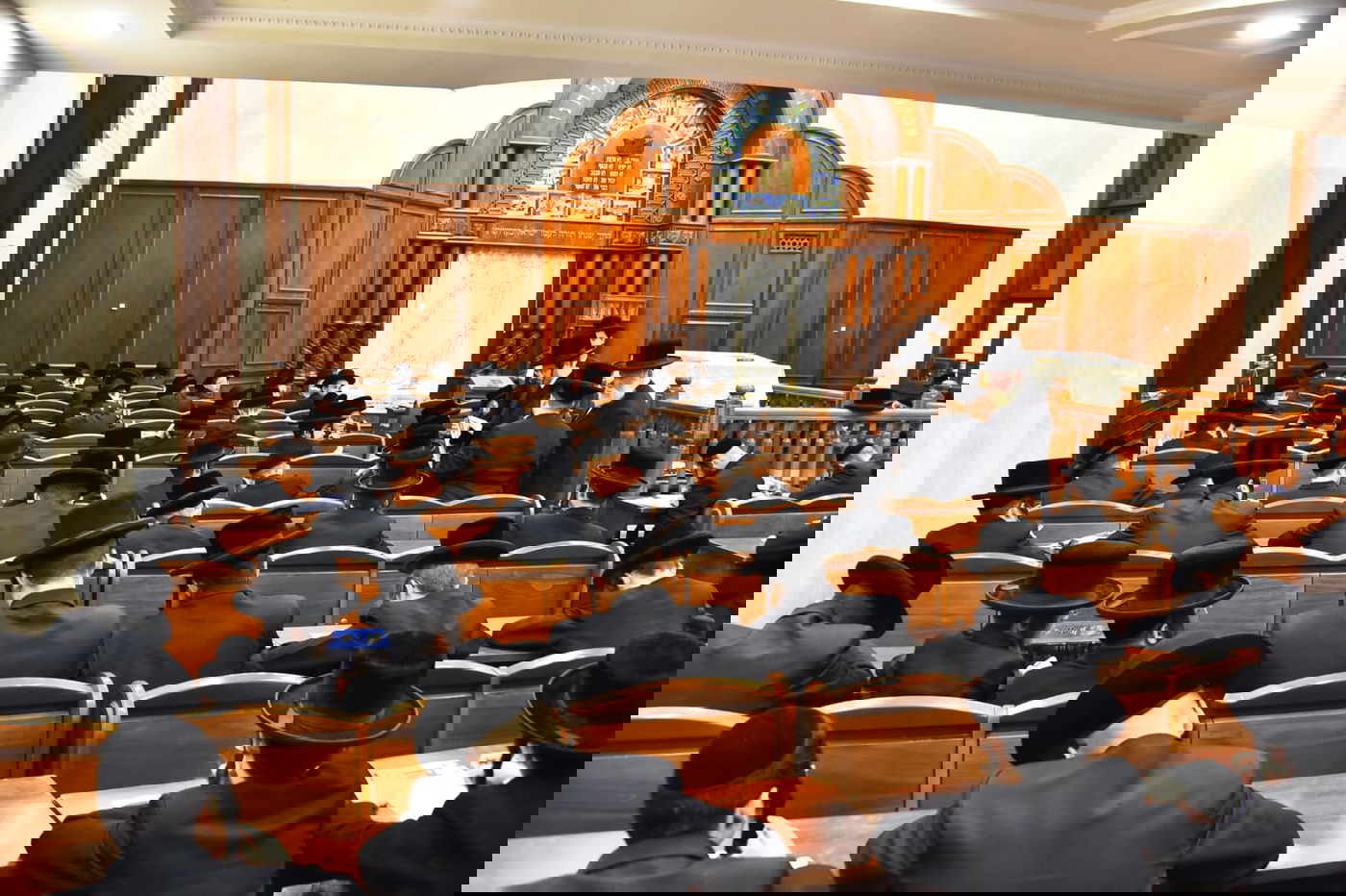 באמצע מבחן: האדמו"ר יצא מחדרו במפתיע