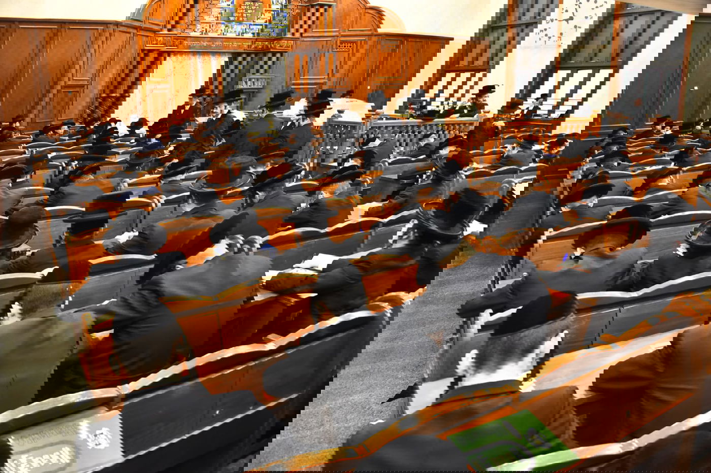 באמצע מבחן: האדמו"ר יצא מחדרו במפתיע