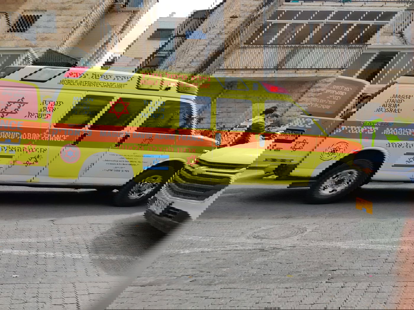 גאולה: מבוגר איבד שליטה על רכבו ופגע ברוכב אופניים